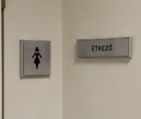 AluSign Indoor táblák fém oldalzáróval
