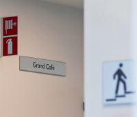 AluSign Plato X táblák és egy Indoor tábla